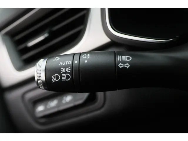 Renault Captur 1.3 TCe 130 Intens 2020 Benzine 32