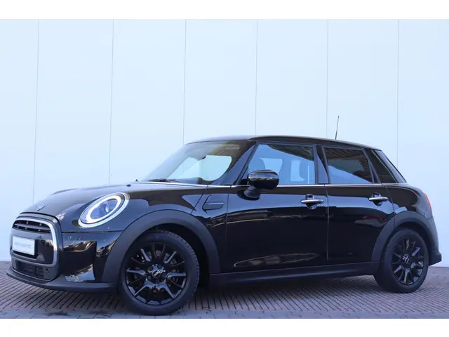MINI Cooper Business Edition 2021 Benzine 28