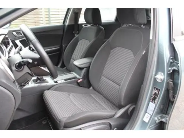 Kia Ceed Ceed 1.0 T-GDi DynamicLine 2022 Benzine 12