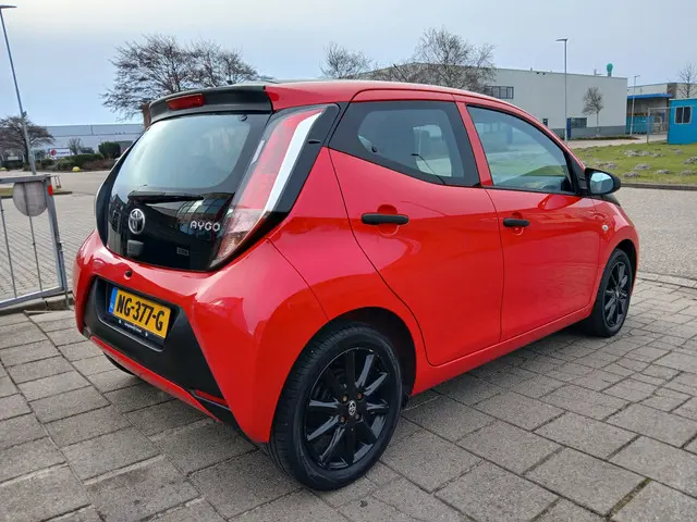 Toyota Aygo 1.0 VVT-i x-fun 2017 Benzine 5