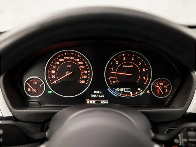 BMW 3 Serie 320i M Sport High Executive 2018 Benzine 23