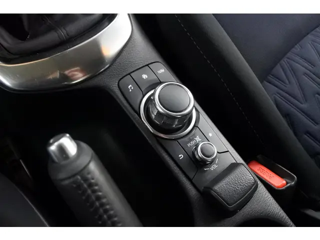Mazda 2 1.5 90pk Nakama 2016 Benzine 24
