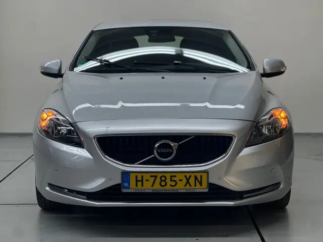 Volvo V40 2.0 T2 Momentum NAVI CRUISE PDC 2017 Benzine 11