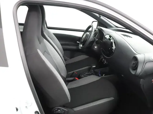 Toyota Aygo X 1.0 VVT-i S-CVT Play 2025 Benzine 21