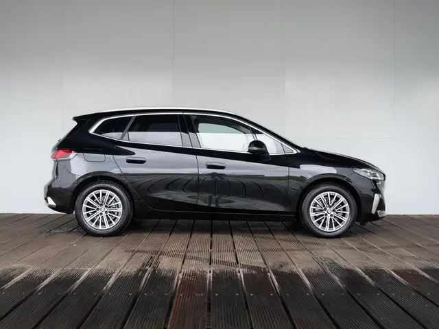 BMW 2 Serie Active Tourer 218i 2022 Benzine 4