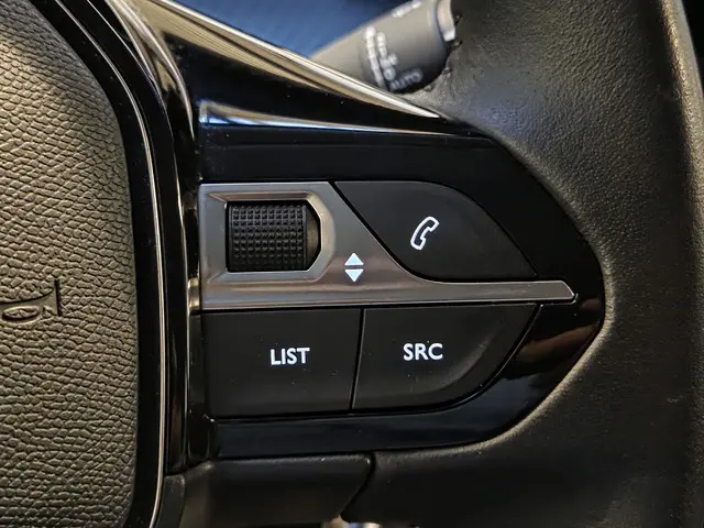 Peugeot 2008 1.2 PureTech Active 2022 Benzine 25