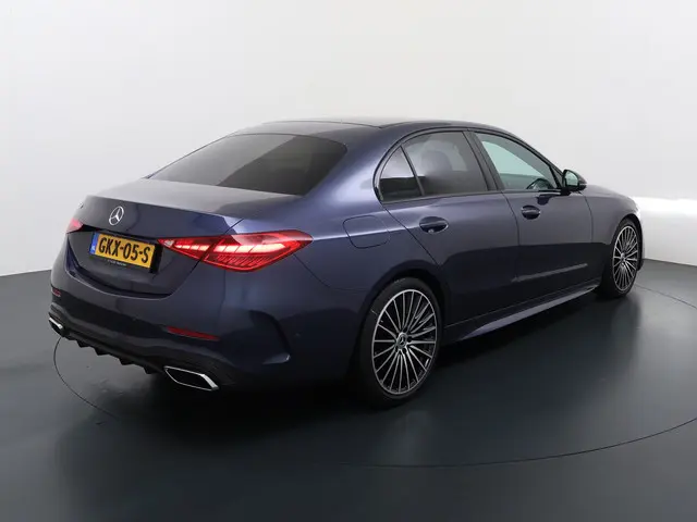 Mercedes-Benz C-Klasse 180 AMG Line 2024 Benzine 2