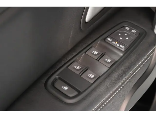 Dacia Duster 1.3 TCe 150 Journey EDC 2023 Benzine 20