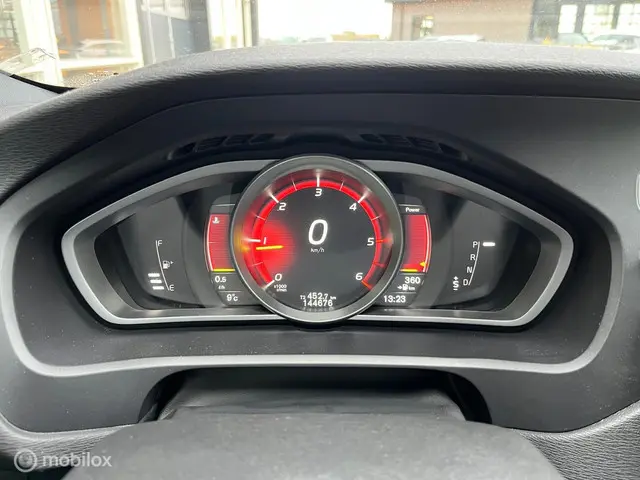 Volvo V40 2.0 D2 Nordic+ 2017 Diesel 11