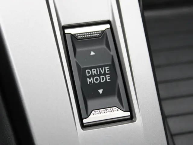 Peugeot 408 HYBRID 145 e-DCS6 GT 2026 Hybride Benzine 39