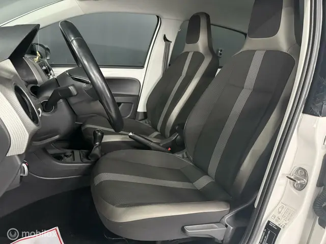 Volkswagen up! 1.0 BMT high up! 2019 Benzine 11