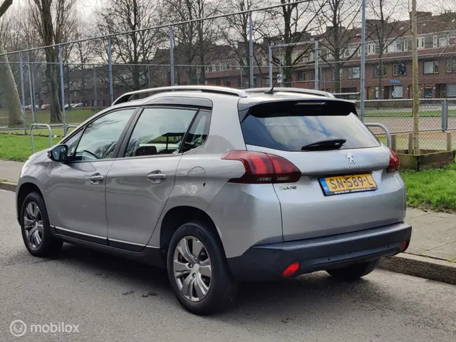 Peugeot 2008 1.2 PureTech Blue Lion 2018 Benzine 2