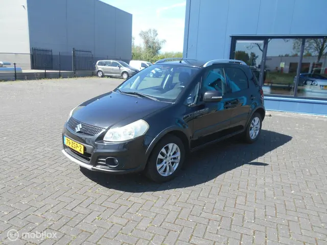 Suzuki SX4 1.6 Executive Clima, Navi!! 2013 Benzine 2
