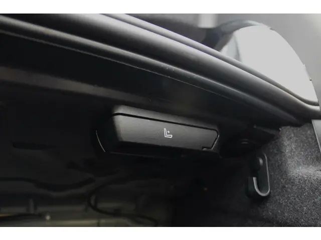 BMW 3 Serie 316i Executive 2013 Benzine 35