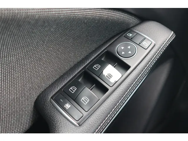 Mercedes-Benz A-Klasse 180 Ambition 2015 Benzine 24