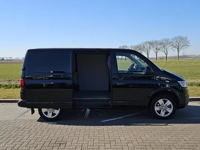 Volkswagen Transporter 2.0 TDI 2023 Diesel 14