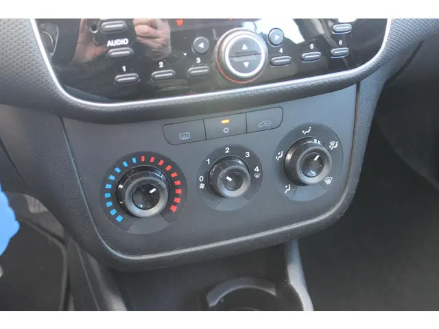 Fiat Punto Evo 1.3 M-Jet Lounge 2015 Diesel 14