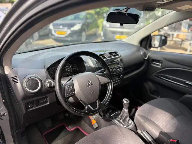 Mitsubishi Space Star 1.0 Intense+ 2016 Benzine 10