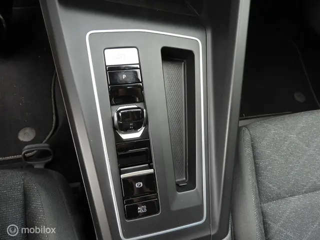 Volkswagen Golf 1.0 eTSI Life 2022 Benzine 19