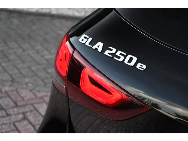 Mercedes-Benz GLA 250 e AMG 2021 Hybride Benzine 51
