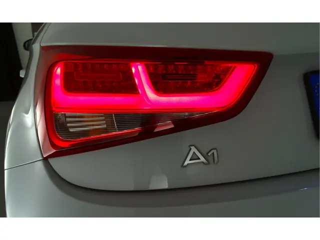 Audi A1 1.2 TFSI Sportback: 2014 Benzine 11