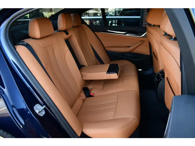 BMW 5 Serie 545e xDrive M-Sport 2021 Hybride Benzine 24