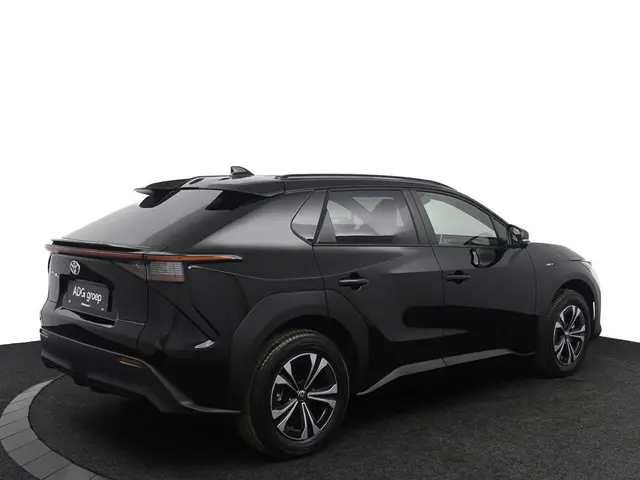 Toyota bZ4X Dynamic 71 kWh 2025 Elektrisch 2