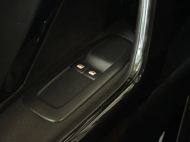 Peugeot 208 1.0 VTi Access|Airco|Cruise|NAP| 2014 Benzine 19
