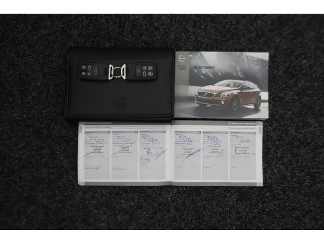 Volvo V40 Cross Country 1.6 T4 Summum 2014 Benzine 52