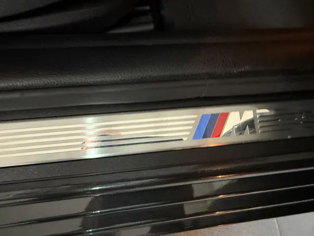 BMW 5 Serie 520i High Executive 2012 Benzine 17