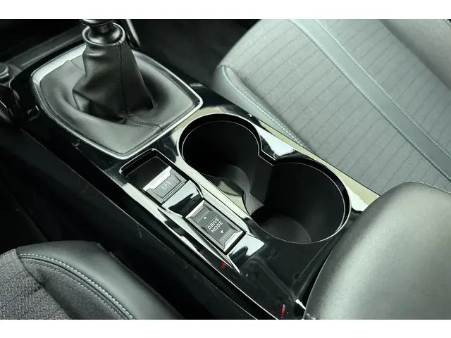 Peugeot 2008 1.2 PureTech Allure Pack 2022 Benzine 29