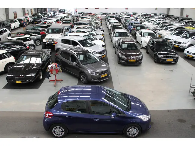 Peugeot 208 1.2 VTi Allure 2013 Benzine 20