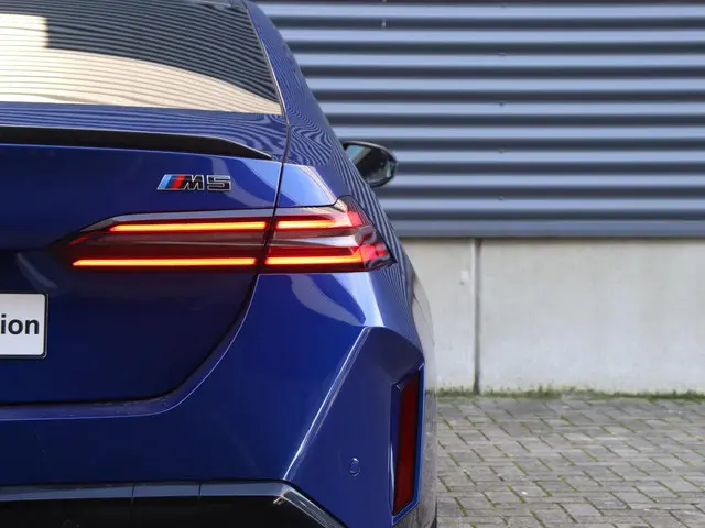 BMW M5 Sedan 2025 Hybride Benzine 39