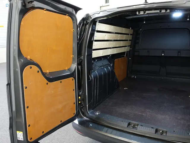 Volkswagen Caddy Cargo Maxi 2.0 TDI Style 2023 Diesel 35
