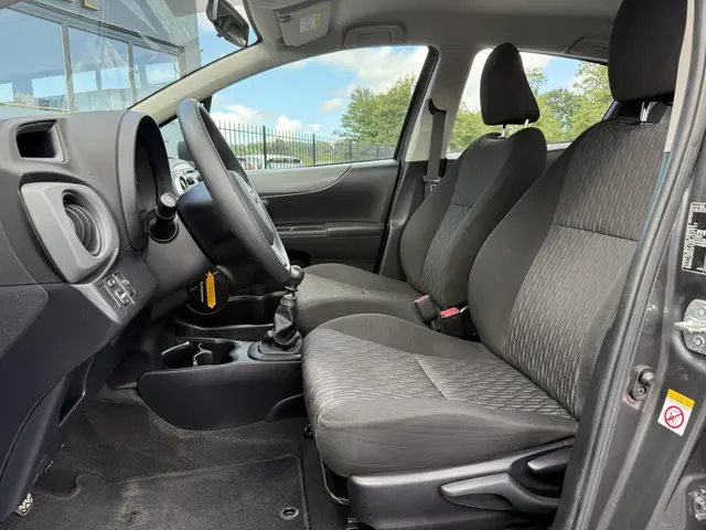 Toyota Yaris 1.3 VVT-i Dynamic 2013 Benzine 6