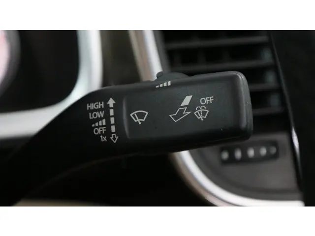 Volkswagen Beetle 2.0 TDI 140pk Design 2013 Diesel 34