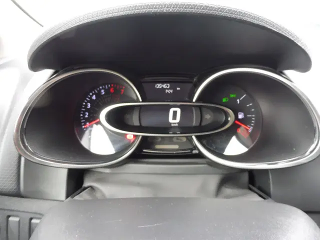 Renault Clio Estate 0.9 TCe Limited 2020 Benzine 17