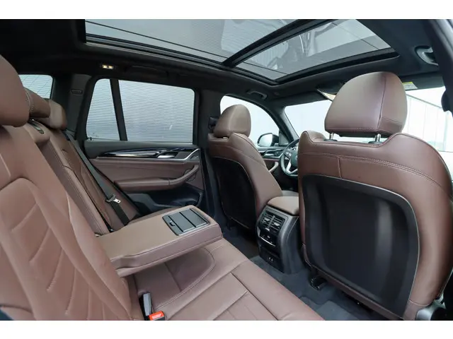 BMW X3 xDrive30e High Executive 2023 Hybride Benzine 7