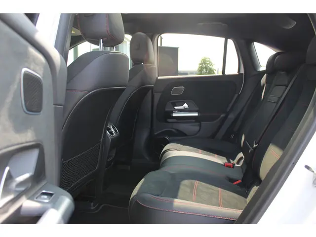 Mercedes-Benz EQA 250 AMG Line 67 kWh 2023 Elektrisch 22
