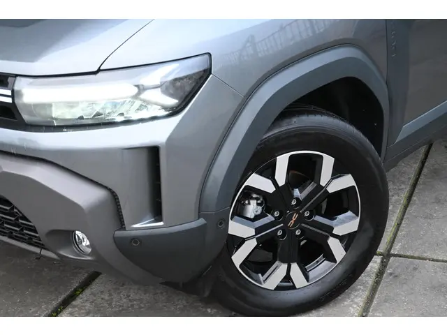 Dacia Duster TCe 130 mild hybrid Journey 2024 Benzine 9