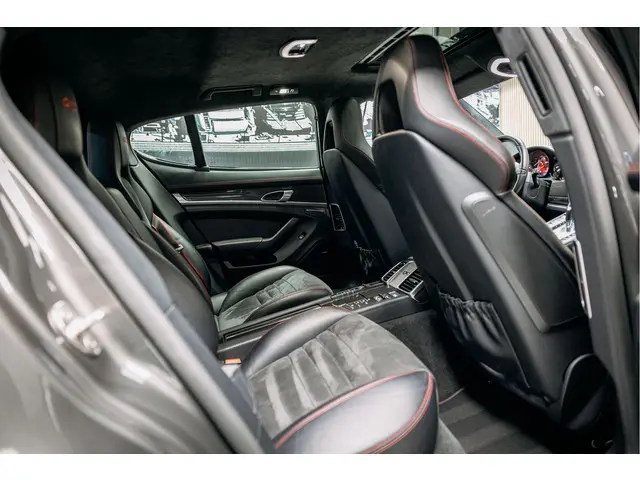 Porsche Panamera 4.8 GTS 2015 Benzine 21