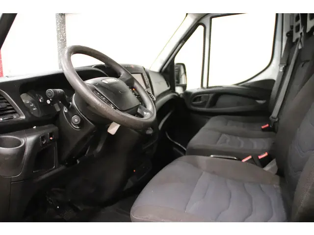 Iveco Daily 35S14V 2.3 352 L2H2 2018 Diesel 4