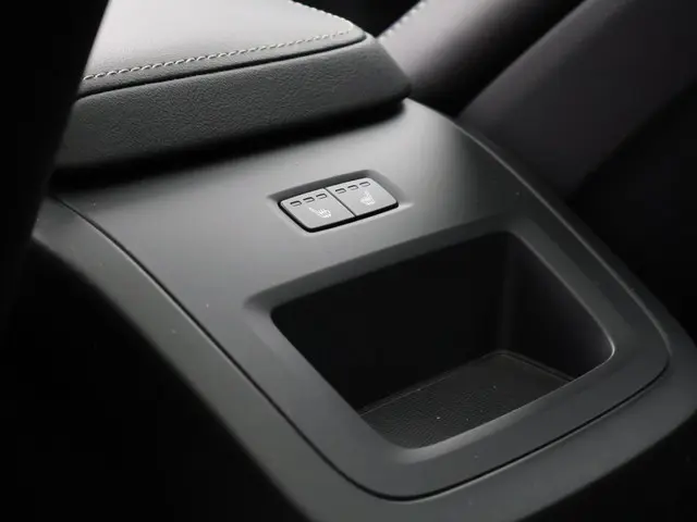 Volvo V60 2.0 B3 R-Design 2021 Benzine 21