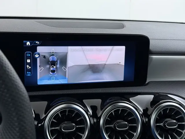 Mercedes-Benz CLA 250 e AMG line 2025 Hybride Benzine 37