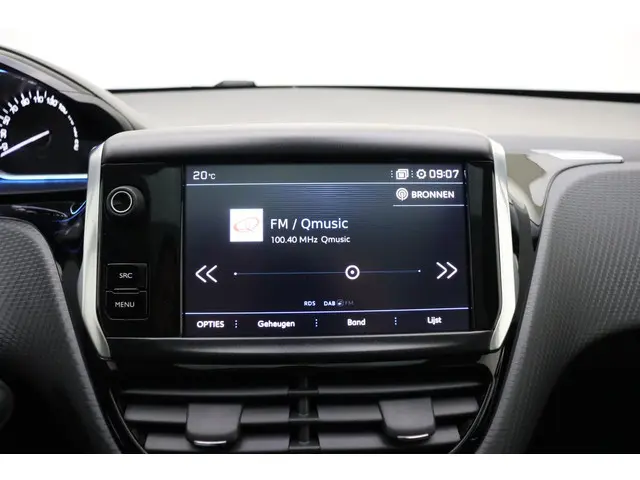 Peugeot 2008 1.2 PureTech Allure 2019 Benzine 24