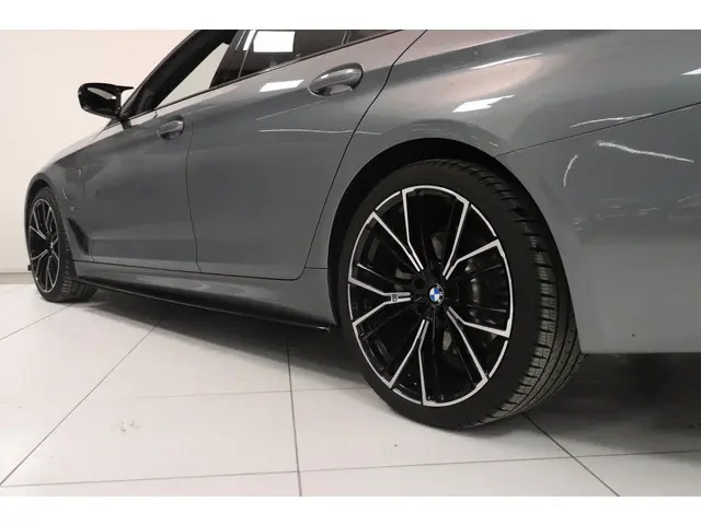 BMW 5 Serie Touring 530e M-Sport 2024 Hybride Benzine 17