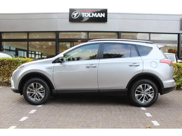 Toyota RAV4 2