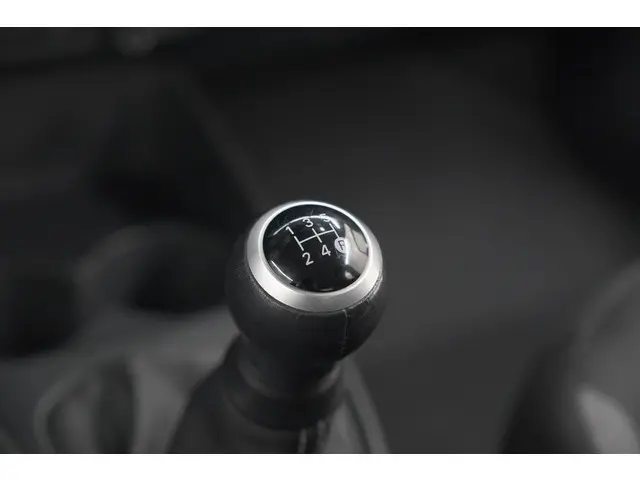 Toyota Aygo X 1.0 VVT-i MT Play 2023 Benzine 44