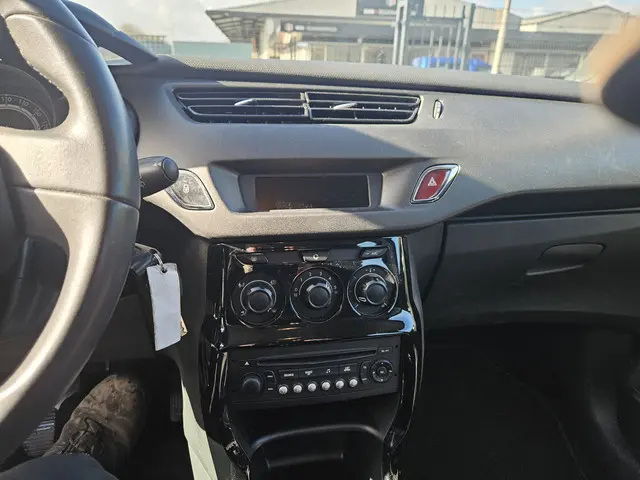 Citroën C3 1.2 PureTech Collection 2015 Benzine 14