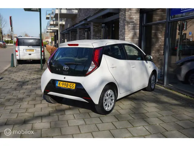 Toyota Aygo 1.0 VVT-i x-joy|CAMERA|LED|2021|NAP 2021 Benzine 2